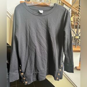 Chico’s Zenergy Black long sleeve top. Size 00 Cute bottom side snaps . EUC